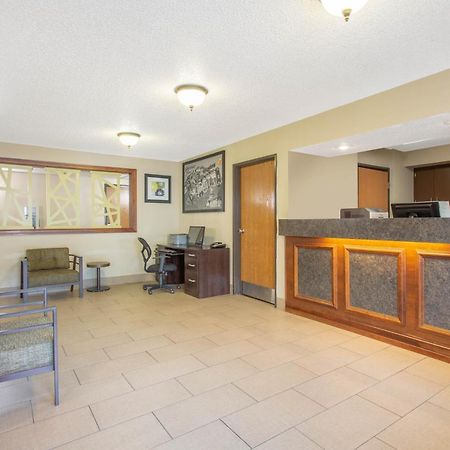 מלון Super 8 By Wyndham Weston Wv מראה חיצוני תמונה