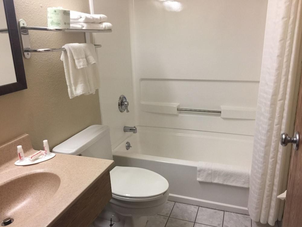 מלון Super 8 By Wyndham Weston Wv מראה חיצוני תמונה