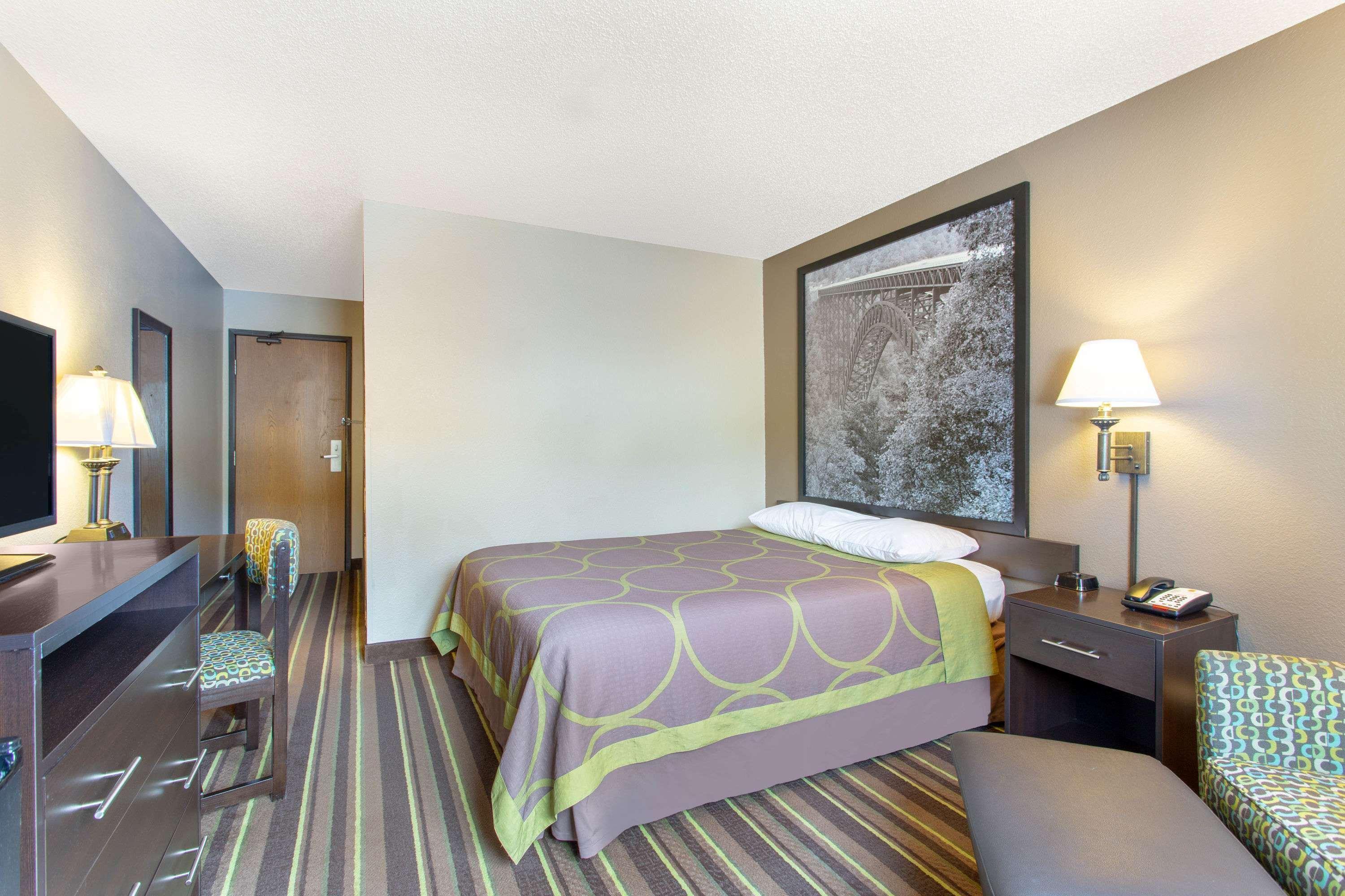 מלון Super 8 By Wyndham Weston Wv מראה חיצוני תמונה