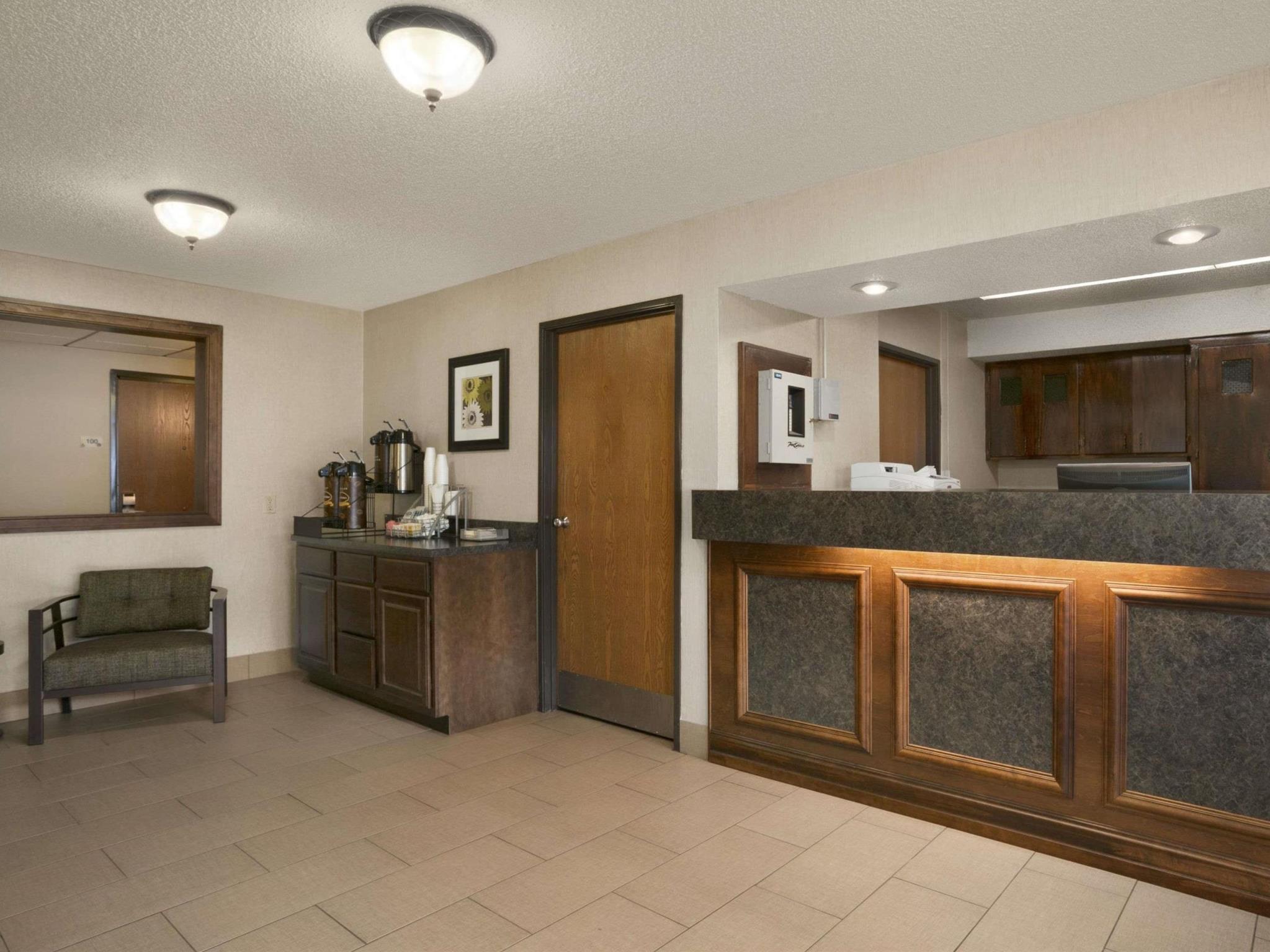 מלון Super 8 By Wyndham Weston Wv מראה חיצוני תמונה