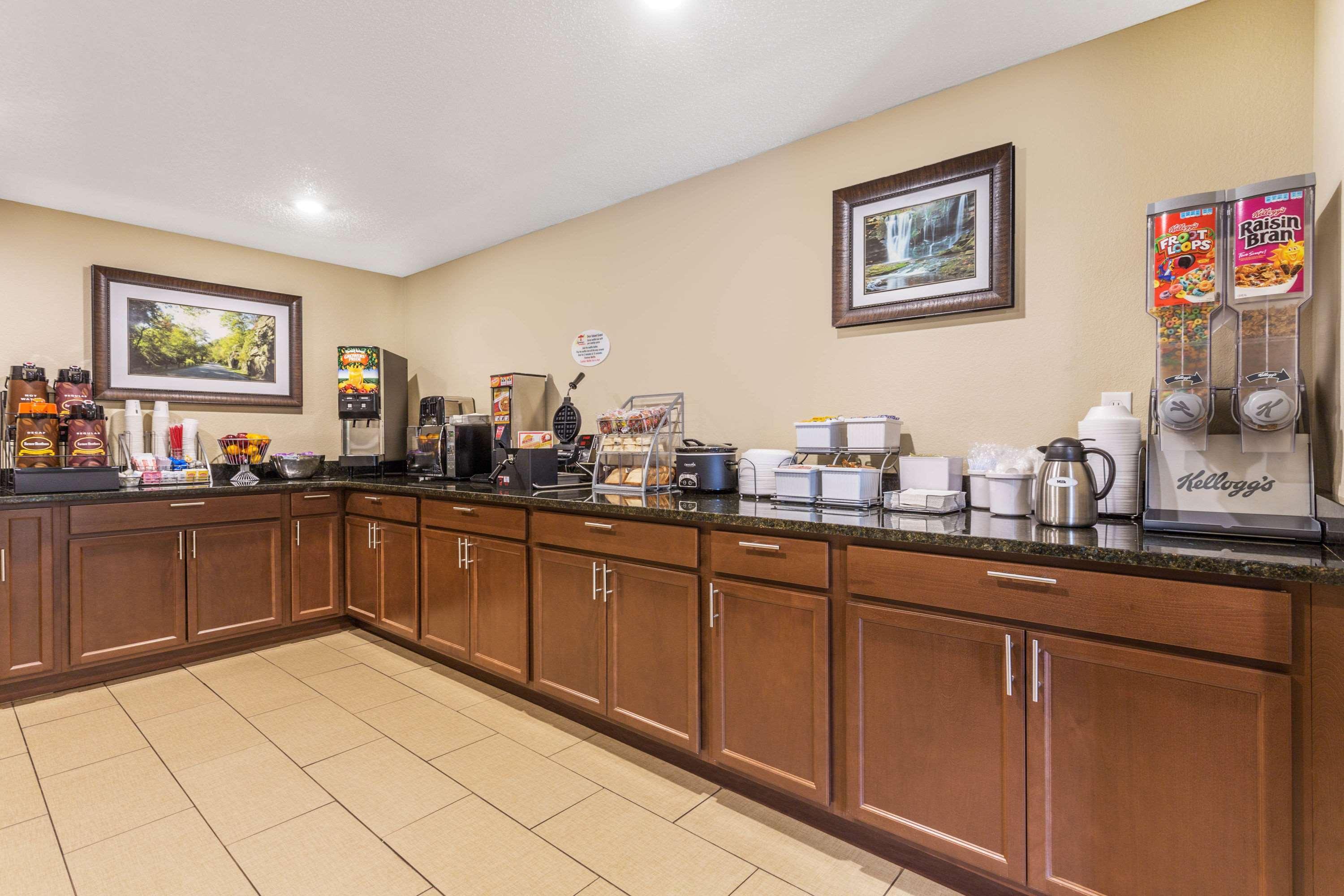מלון Super 8 By Wyndham Weston Wv מראה חיצוני תמונה