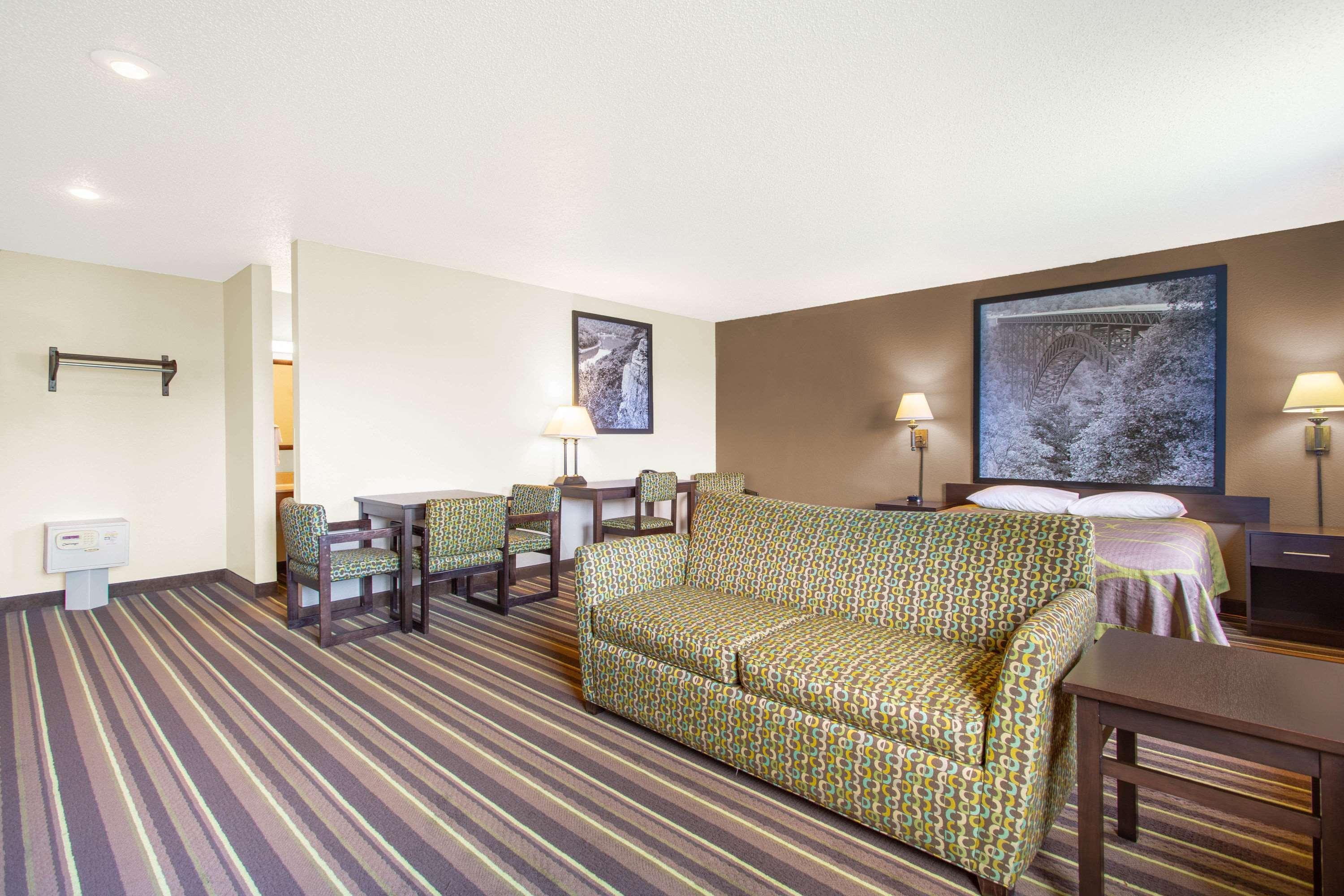 מלון Super 8 By Wyndham Weston Wv מראה חיצוני תמונה