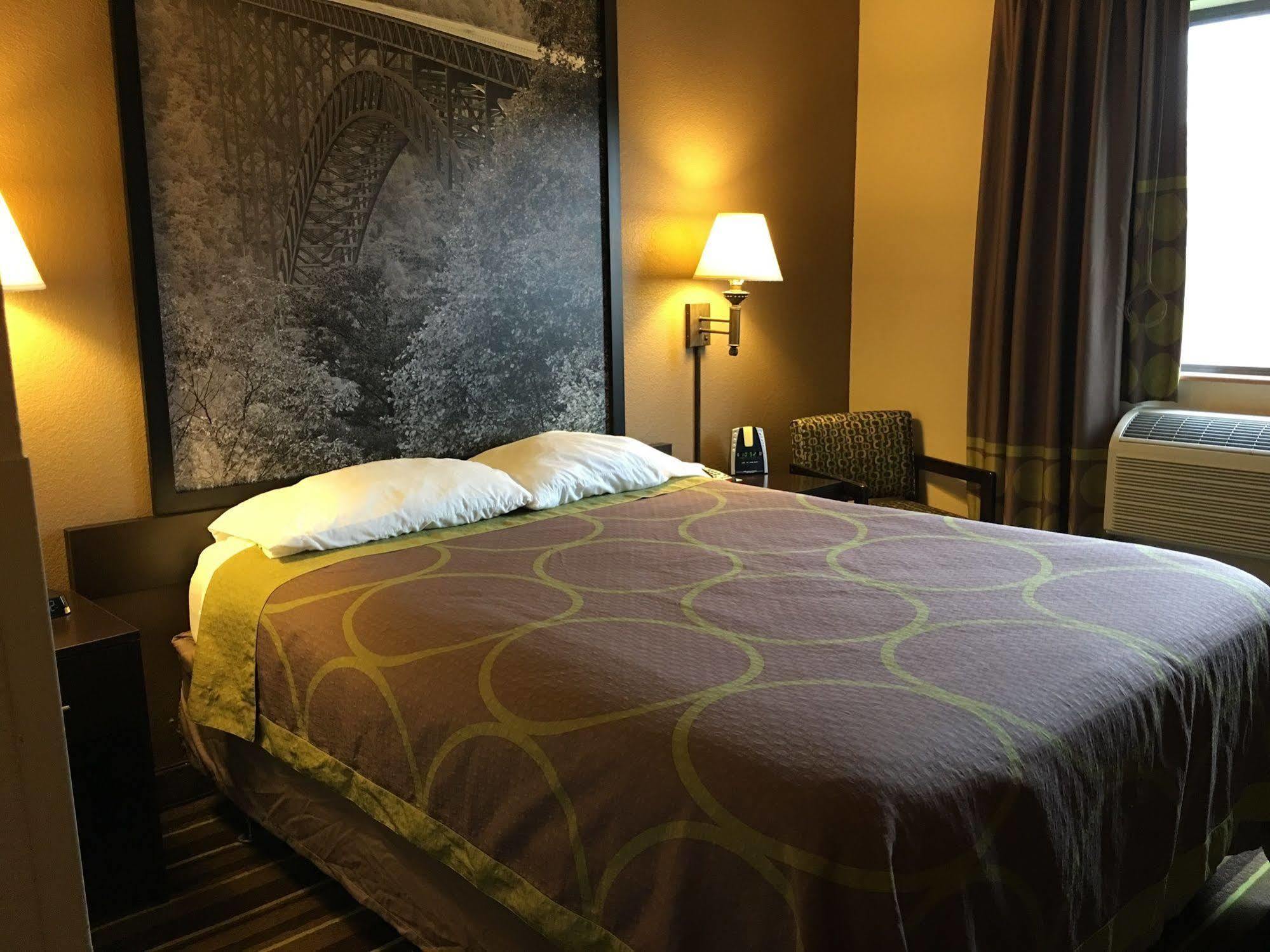 מלון Super 8 By Wyndham Weston Wv מראה חיצוני תמונה