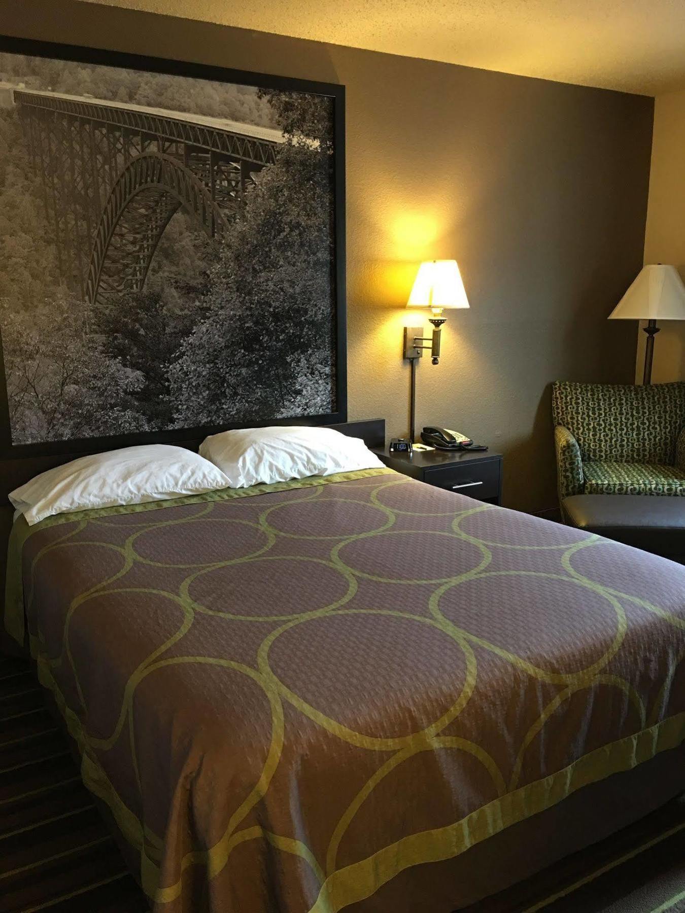 מלון Super 8 By Wyndham Weston Wv מראה חיצוני תמונה